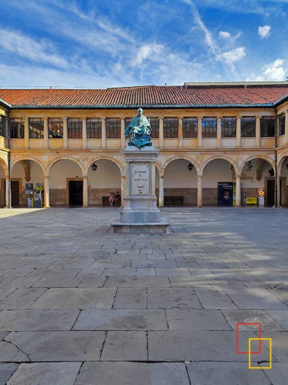 Patio interior de la Universidad de Oviedo