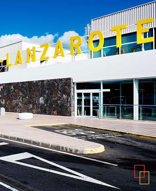 Entrada a la Terminal 1 del Aeropuerto César Manrique-Lanzarote