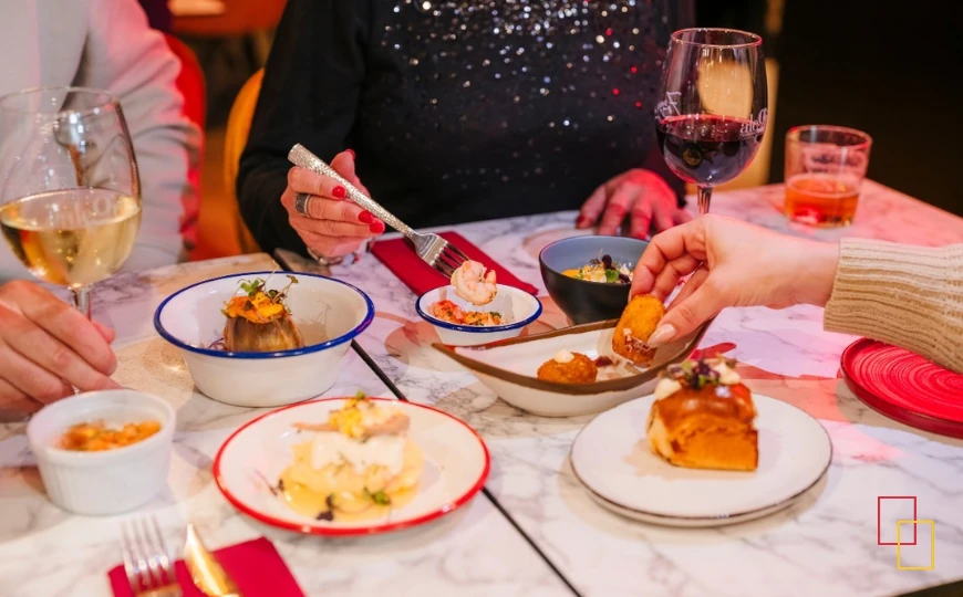 Tapas y platos para la cena opcional en Alegría Flamenco y Gastronomía (Málaga)