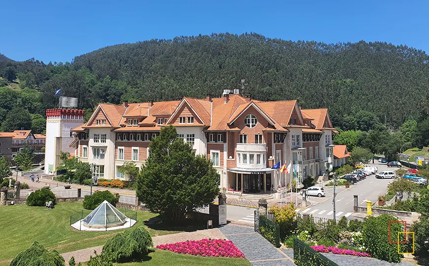 Vista exterior del Balneario Puente Viesgo