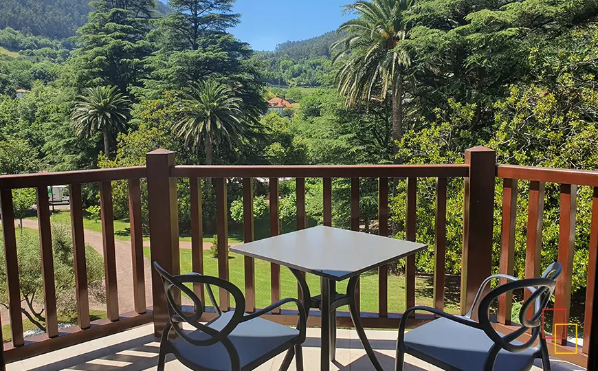 Terraza de una habitación en el balneario