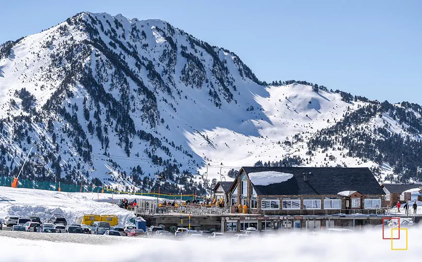 Zona de restauración con vistas en Baqueira Beret