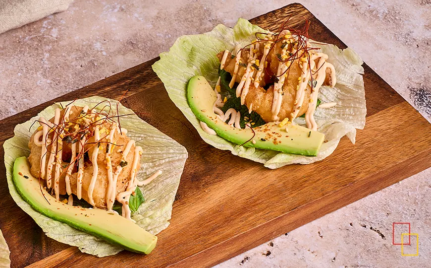 Colitas de gamba en tempura con mayonesa chipotle