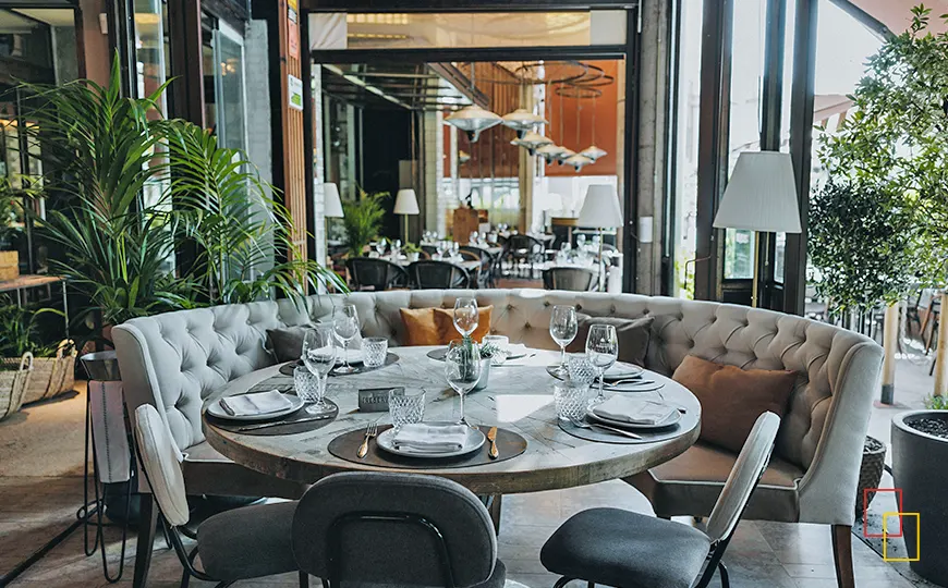 Interior del restaurante Barbillón en Aravaca