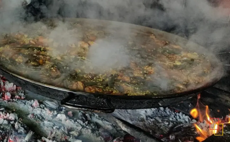 Paella valenciana a leña en La Barraca de Toni Montoliu