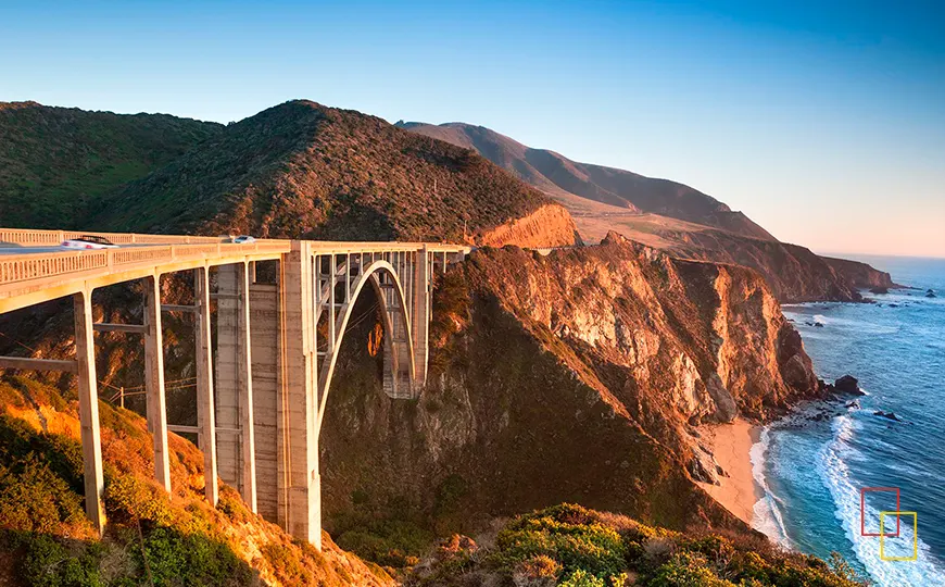 Bixby Creek Bridge al atardecer en la Highway 1, Big Sur