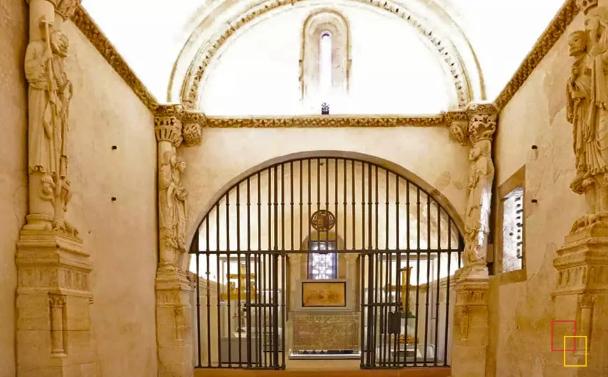 Cámara Santa y Apostolado de la Catedral de Oviedo