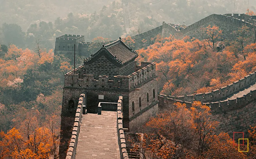 Tramo de la Gran Muralla de China entre montañas