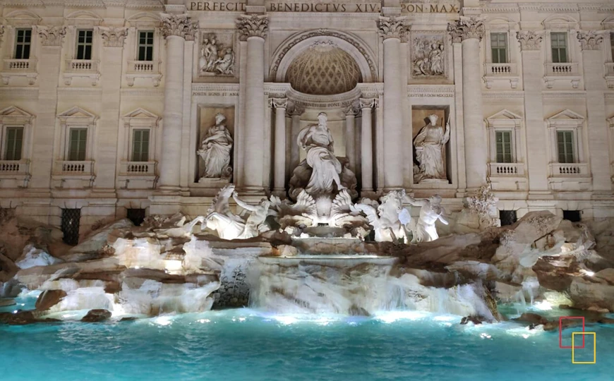 Fontana di Trevi en Roma iluminada de noche