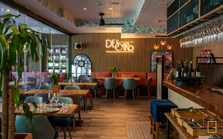Interior del restaurante Descaro en Madrid