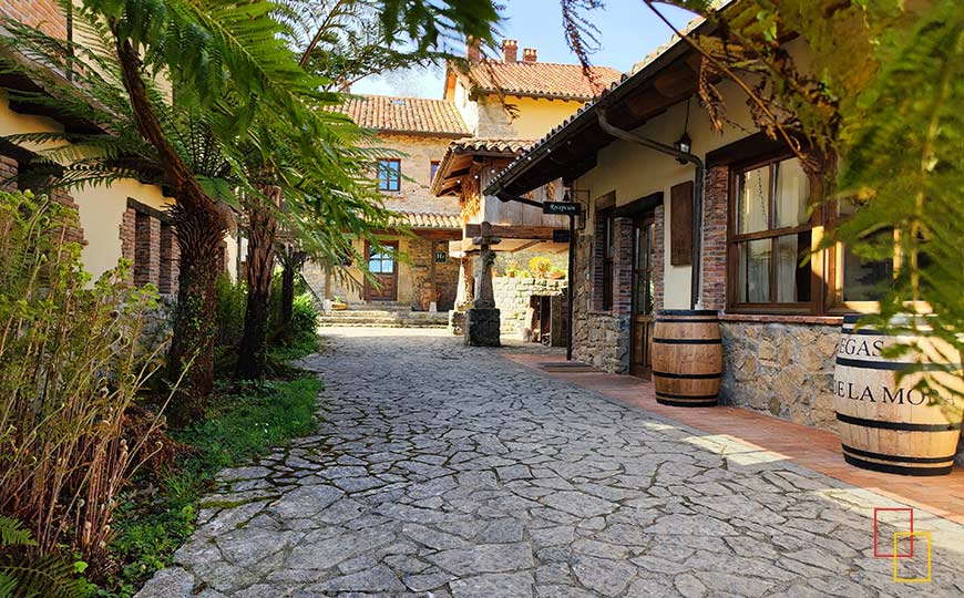 Edificación de piedra y madera