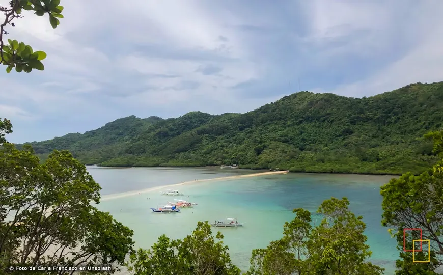 Snake Island en El Nido con pasarela de arena