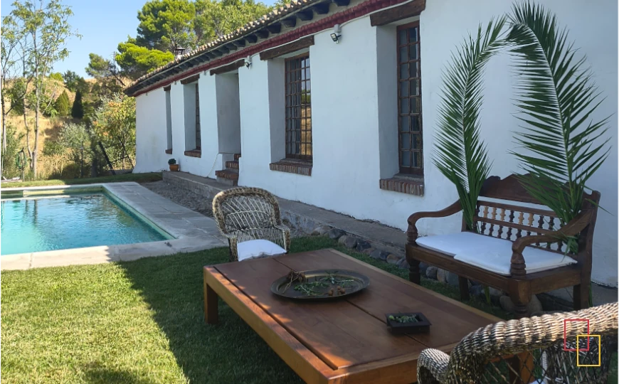 Piscina y zona chill out de EntreOlivares