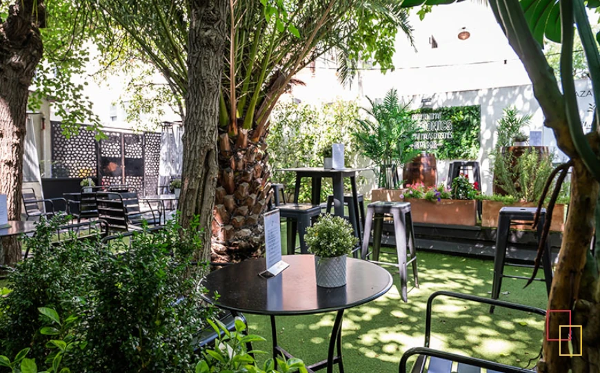 Zona chill out de El Jardín de Arturo Soria