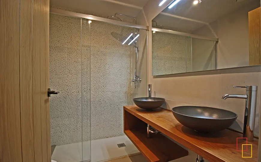 Detalle de uno de los cuartos de baño