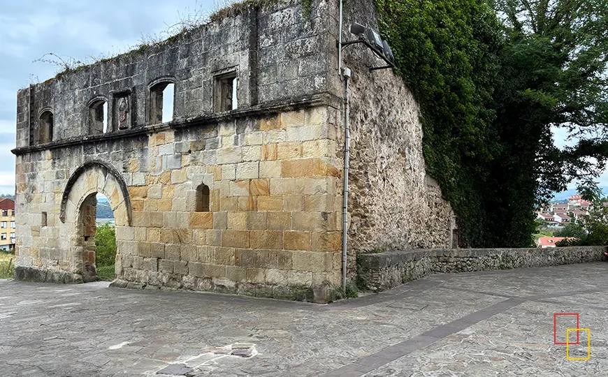 Ruinas del Hospital de la Concepción en San Vicente de la Barquera