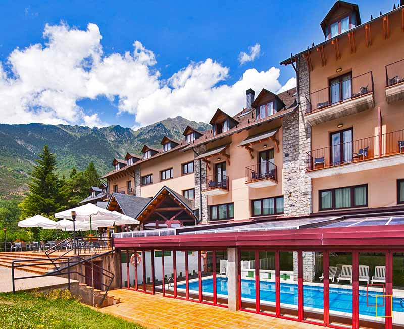 Sommos Hotel Benasque Spa, 3 estrellas situado en el Valle de Benasque en el Pirineo aragonés, Huesca