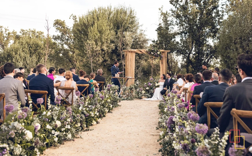 Ceremonia de boda al aire libre en Huellas del Tiétar