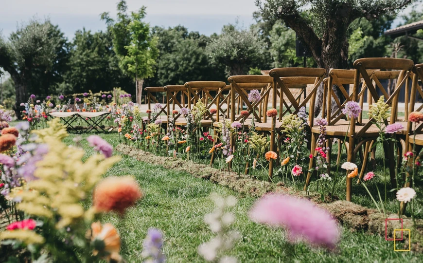 Jardín preparado para una ceremonia en Huellas del Tiétar