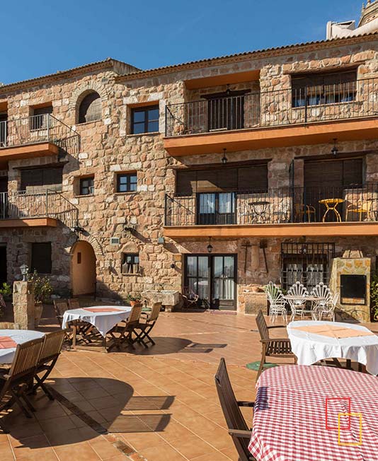 Fachada interior del Hotel Rural Palacio Guzmanes