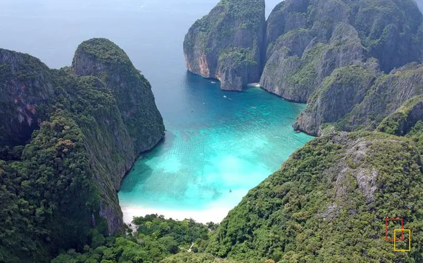 Vista aérea de Maya Bay, una playa paradisíaca en Tailandia