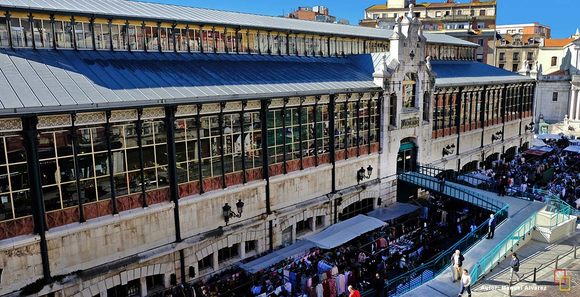 El Mercado de la Esperanza, un edificio de gran valor arquitectónico edificado con piedra, hierro y vidrio