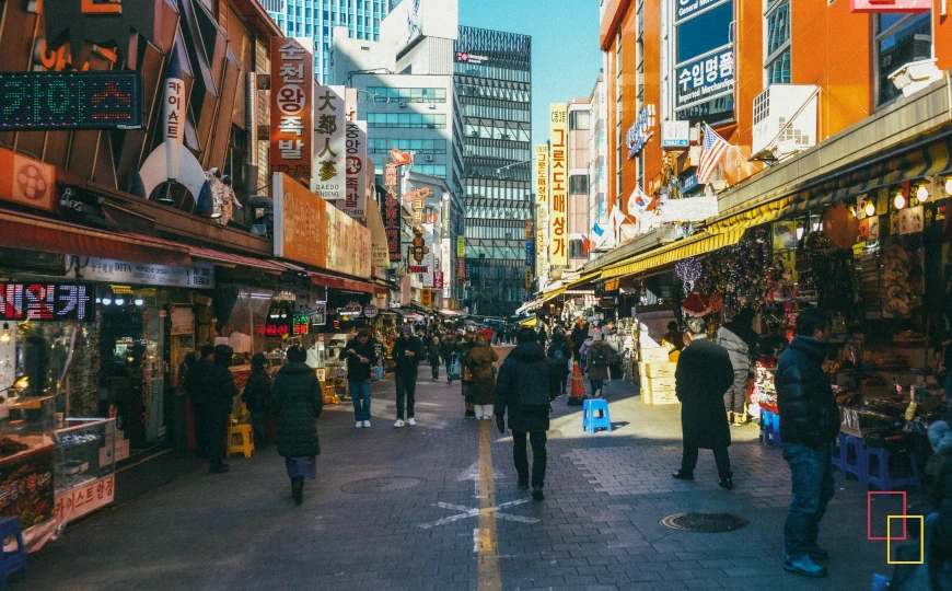 Mercado Namdaemun en Seúl, puestos y ambiente local