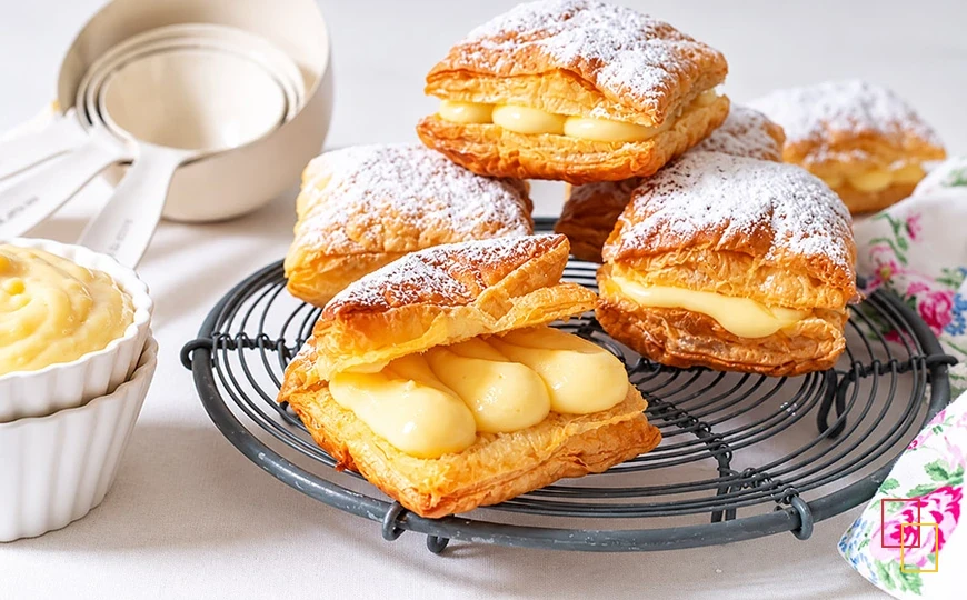Miguelitos de La Roda rellenos de crema