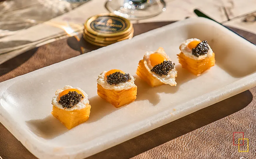 Milhojas de patata con caviar
