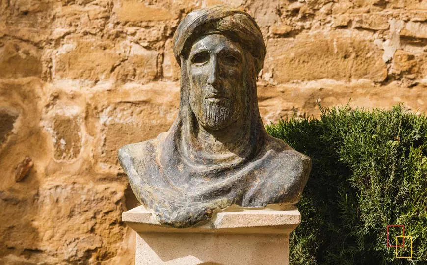 Monumento al Rey Alhamar