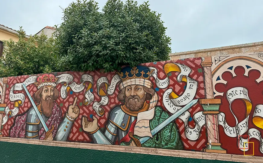 Mural con reyes fundadores en Tordesillas