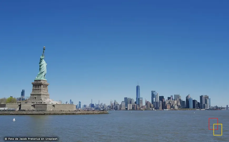Skyline de Manhattan con la Estatua de la Libertad