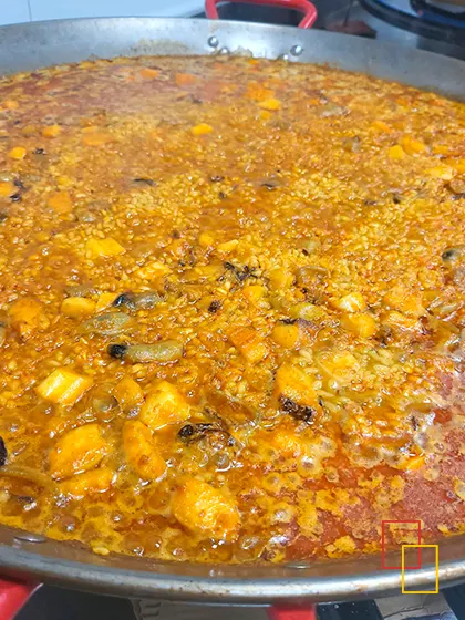 Paella de pulpo, sepia y sobrasada