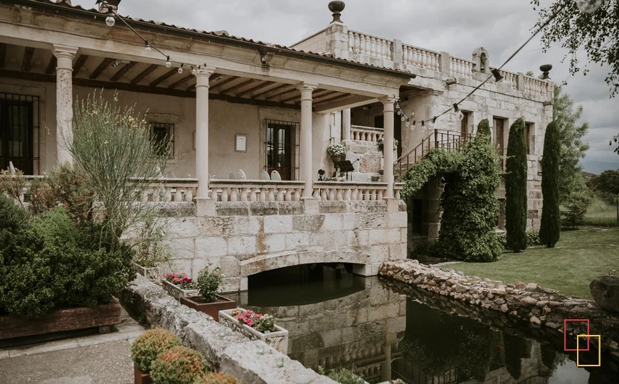 Exterior y jardines del Palacio de Esquileo en Sotos de Sepúlveda