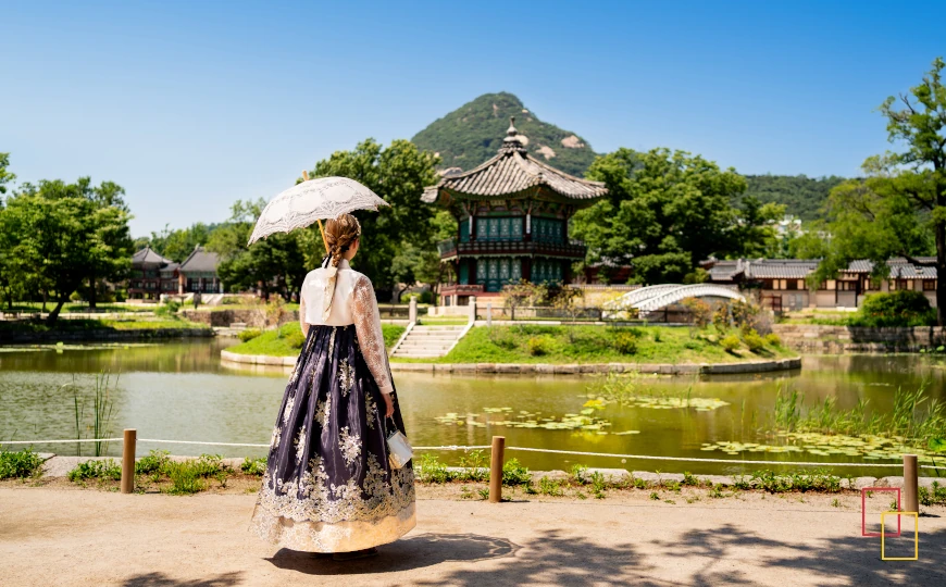 Pabellón Hyangwonjeong en el palacio Gyeongbokgung, Seúl