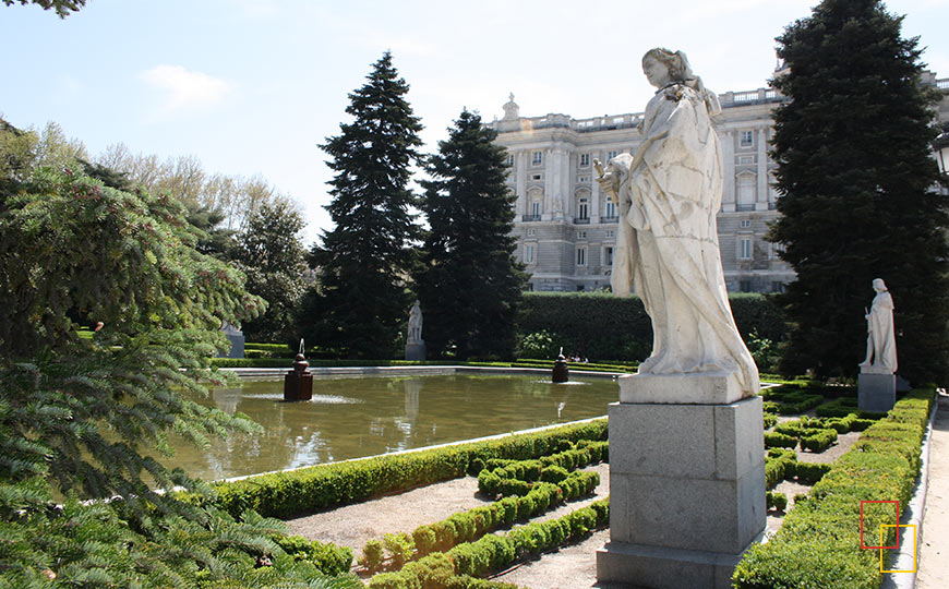 Jardines de Sabatini junto a la fachada norte del Palacio Real de Madrid