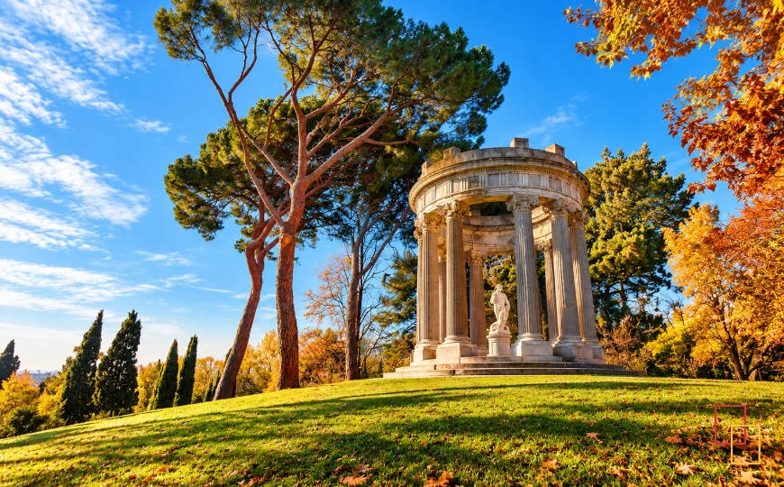 Parque de El Capricho en Madrid durante el otoño