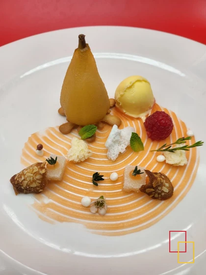 Pera confitada con crema de yogur cítrico - Hotel Salamanca Montalvo
