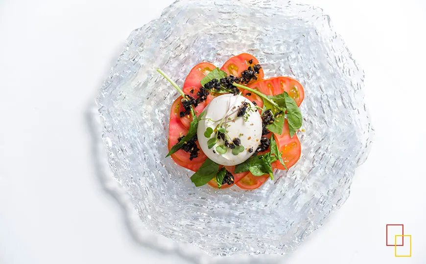 Ensalada de burrata y tomate rosa de Umániko