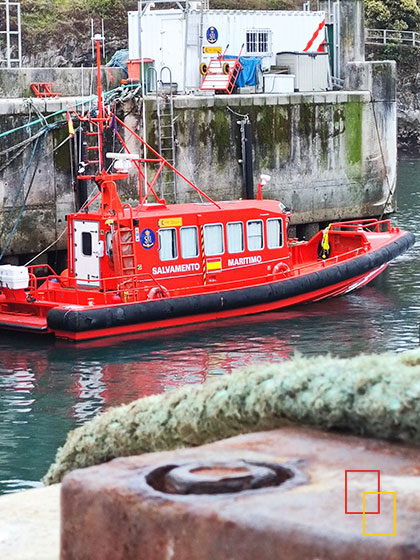 Embarcación de Salvamento Marítimo: Salvamar Sant Carles - Puerto pesquero de Llanes