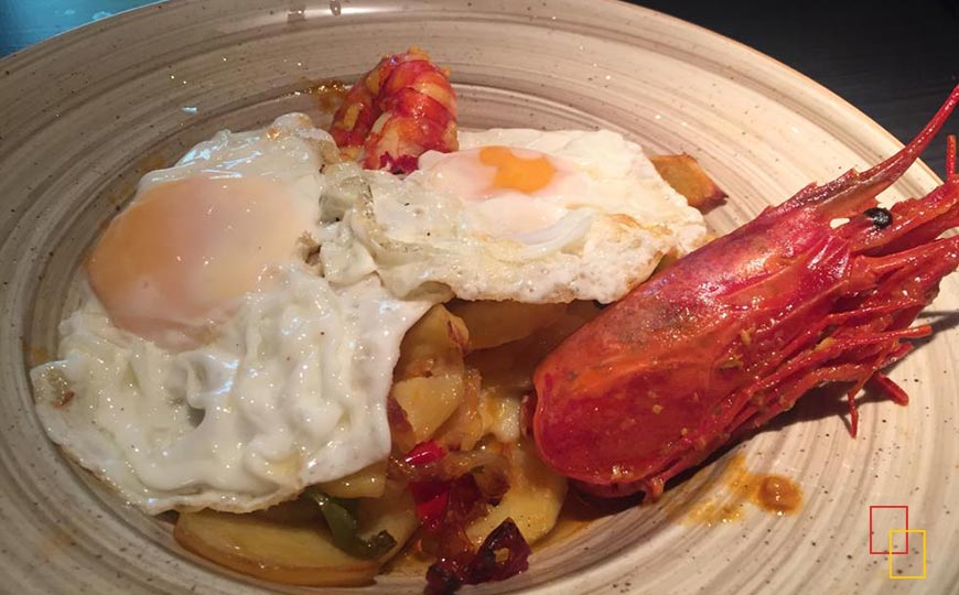 Huevos rotos con carabineros