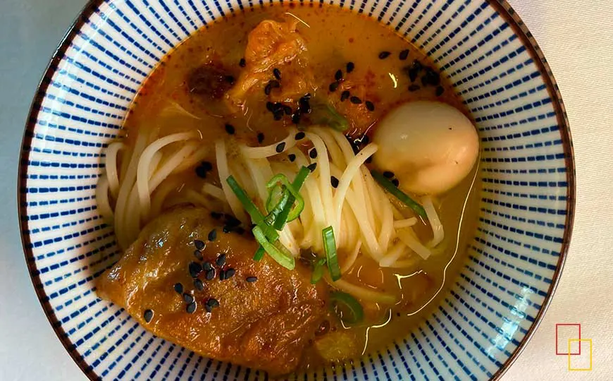 Fusión del cocido Madrileño y ramen Thai