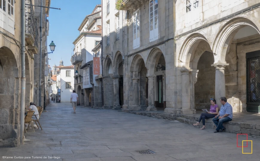 Rúa do Vilar en el casco histórico de Santiago de Compostela