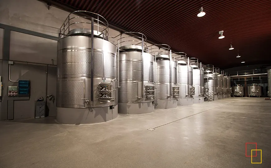 Sala de elaboración del vino