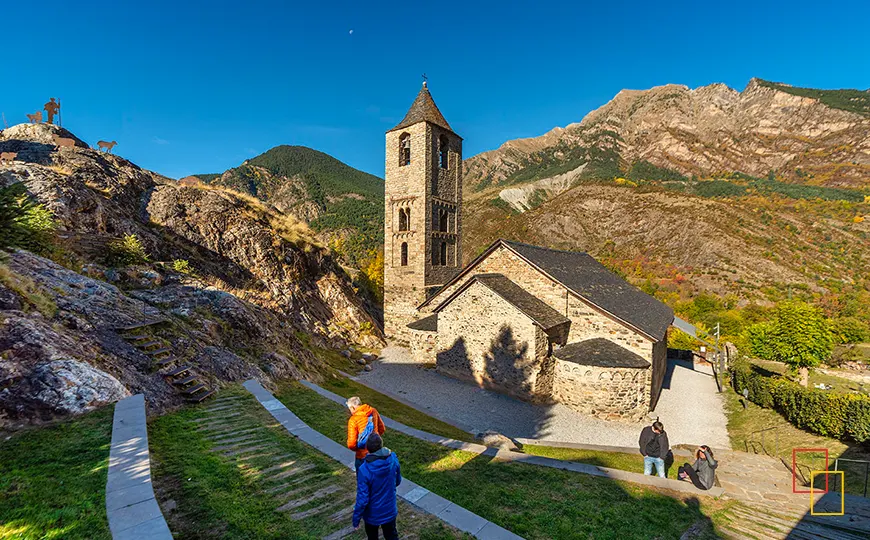 Iglesia románica de Sant Joan de Boí con su campanario