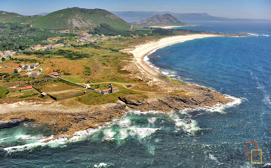 Faro de Lariño en Carnota, senda costera