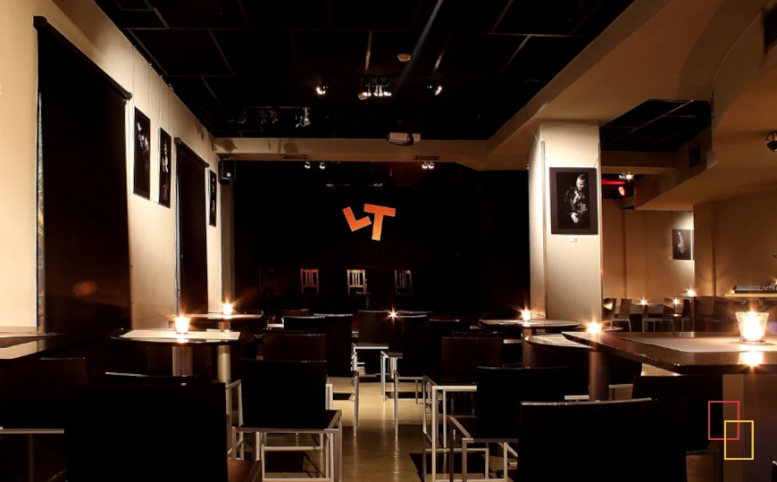 Montaje de sala para asistir al espectáculo sin cena en Tablao Flamenco Las Tablas (Madrid)