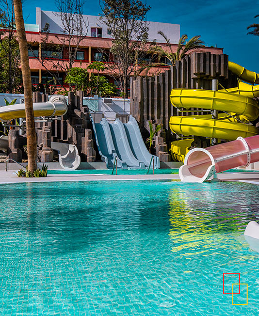 piscinas con toboganes