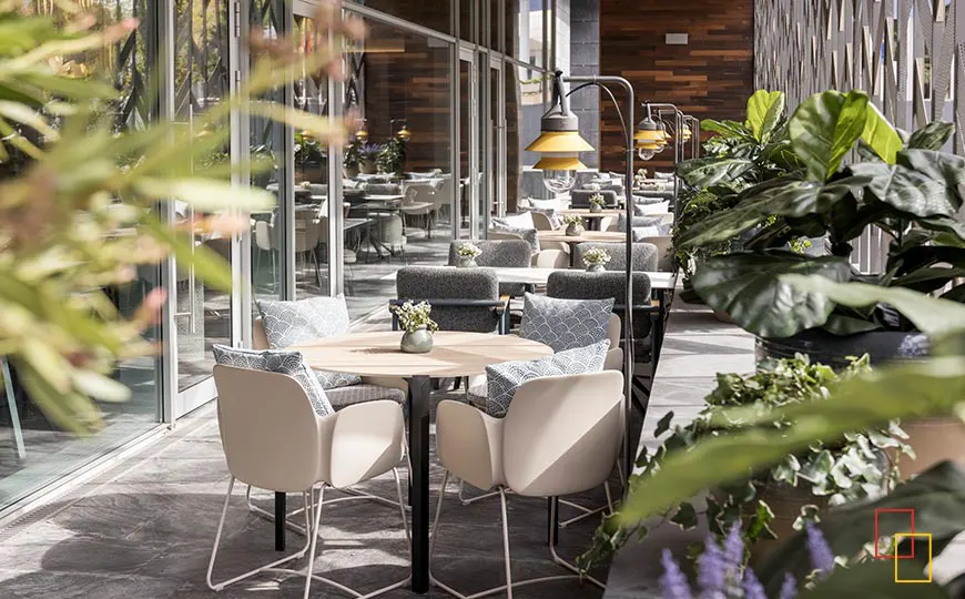 Terraza de Umániko en ILUNION Atrium