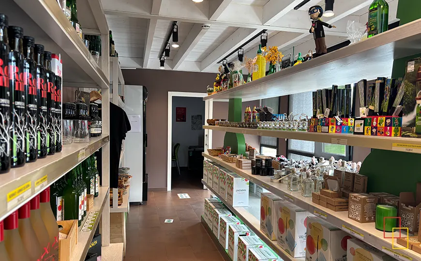Tienda de productos sidreros en el llagar